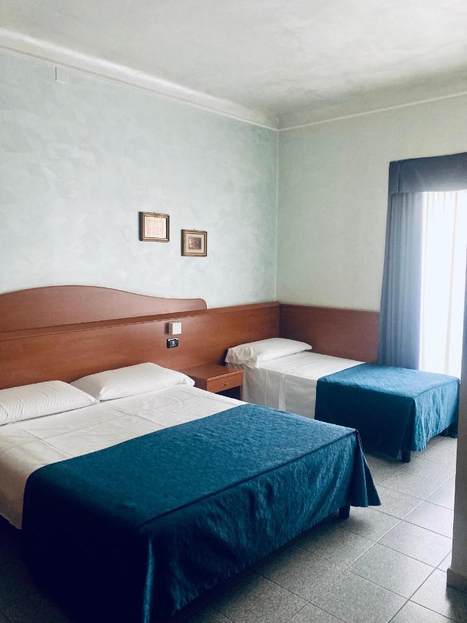 Hotel Aurora Milano Esterno foto