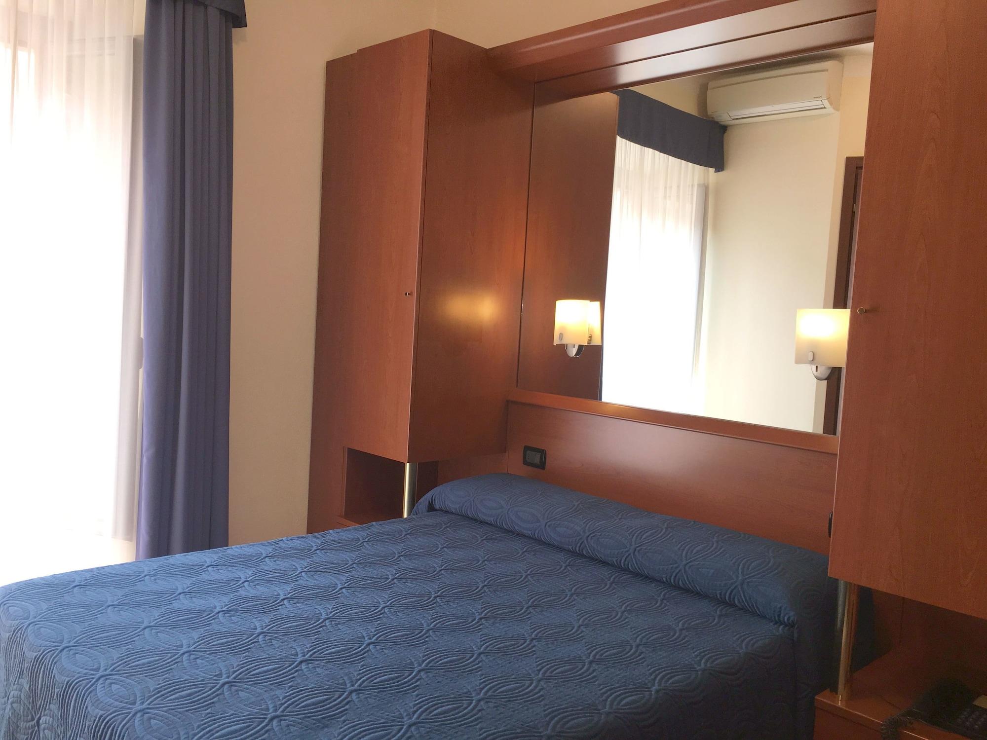 Hotel Aurora Milano Esterno foto