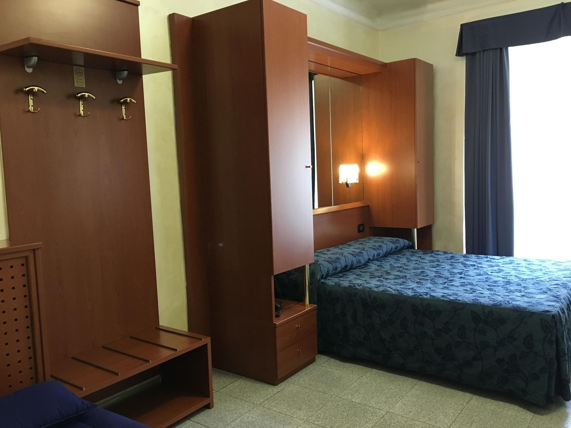 Hotel Aurora Milano Esterno foto