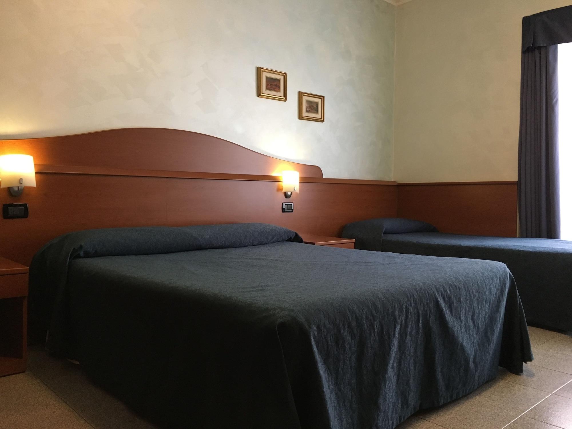 Hotel Aurora Milano Esterno foto