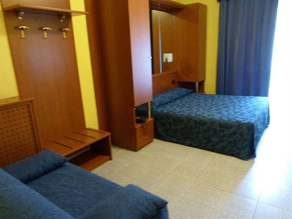 Hotel Aurora Milano Esterno foto