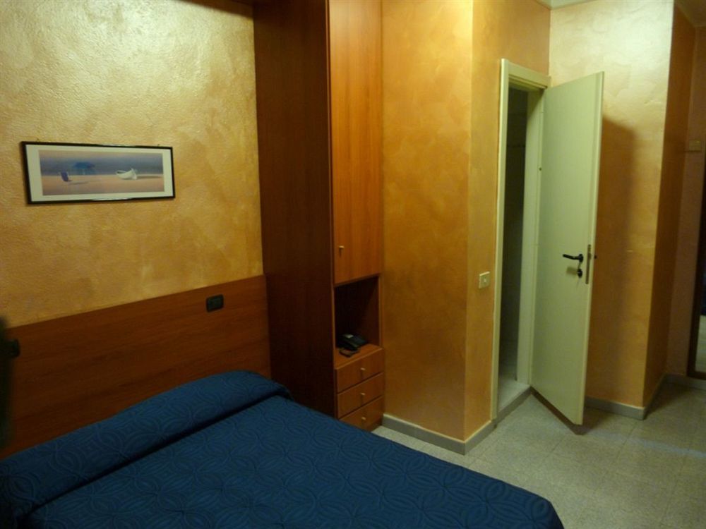 Hotel Aurora Milano Esterno foto