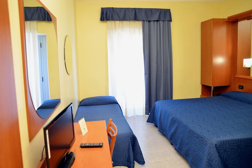 Hotel Aurora Milano Esterno foto