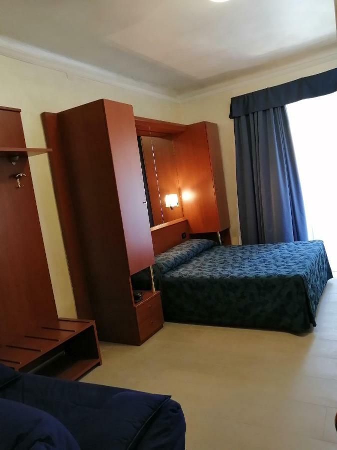 Hotel Aurora Milano Esterno foto