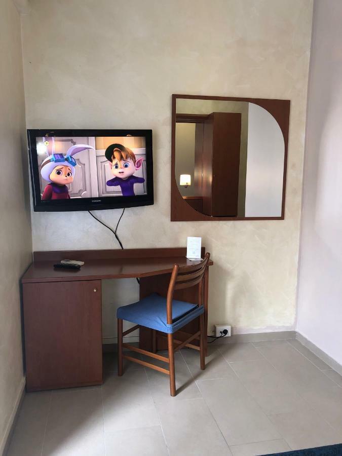 Hotel Aurora Milano Esterno foto